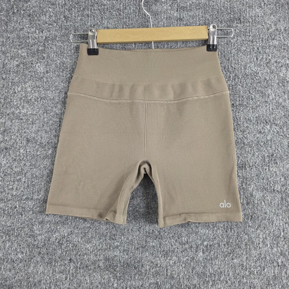 Alo Yoga Shorts Womens XS Seamless Ribbed Favorite Biker Beige Yoga Pilates Gym - Picture 5 of 15